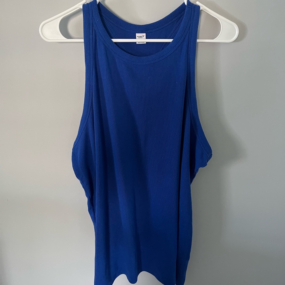 Razor back tank